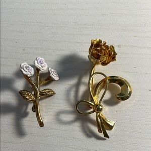 Vintage Elegant Gold and White Floral Brooch Set